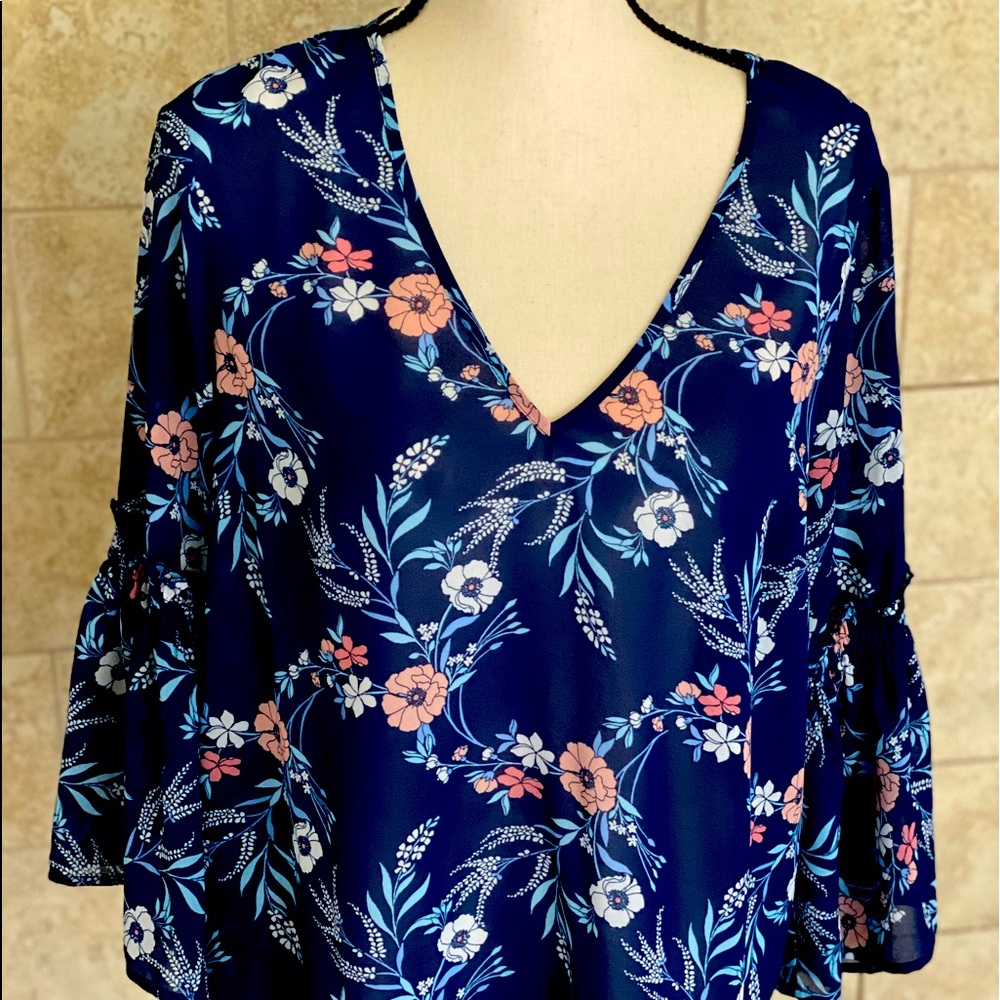 🌻🌺💐Flower flowy blouse 💐🌺🌻